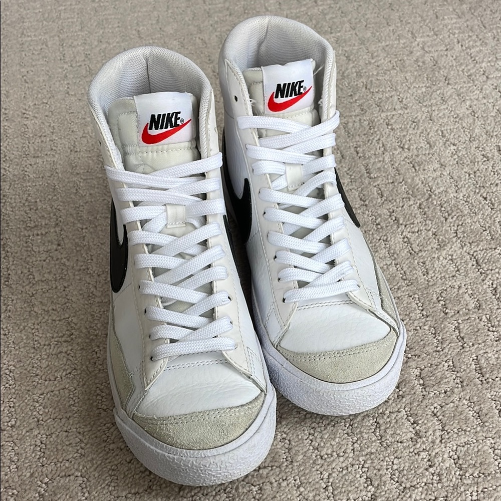 Nike White Blazer Mid 77 size 5y